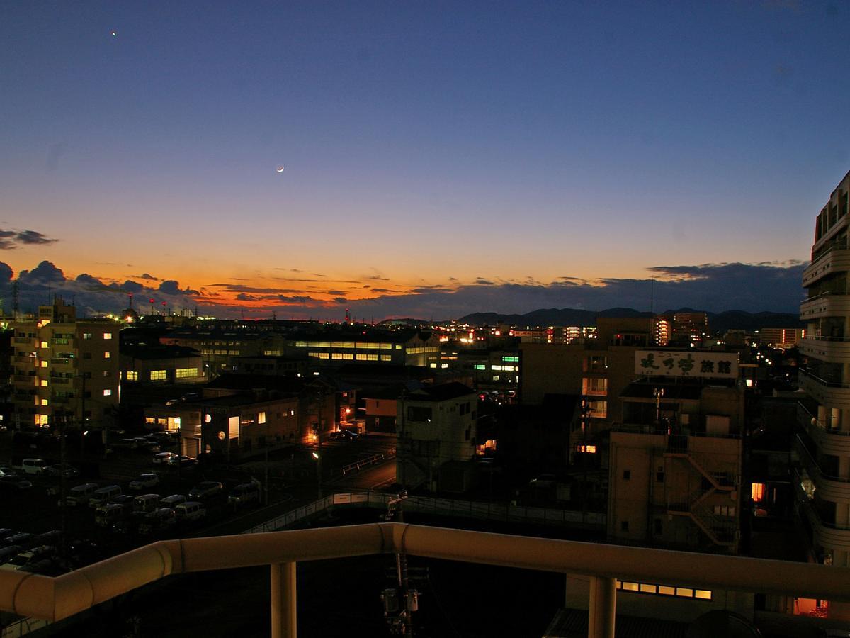 Business Hotel Sakigake Honkan Хімедзі Екстер'єр фото
